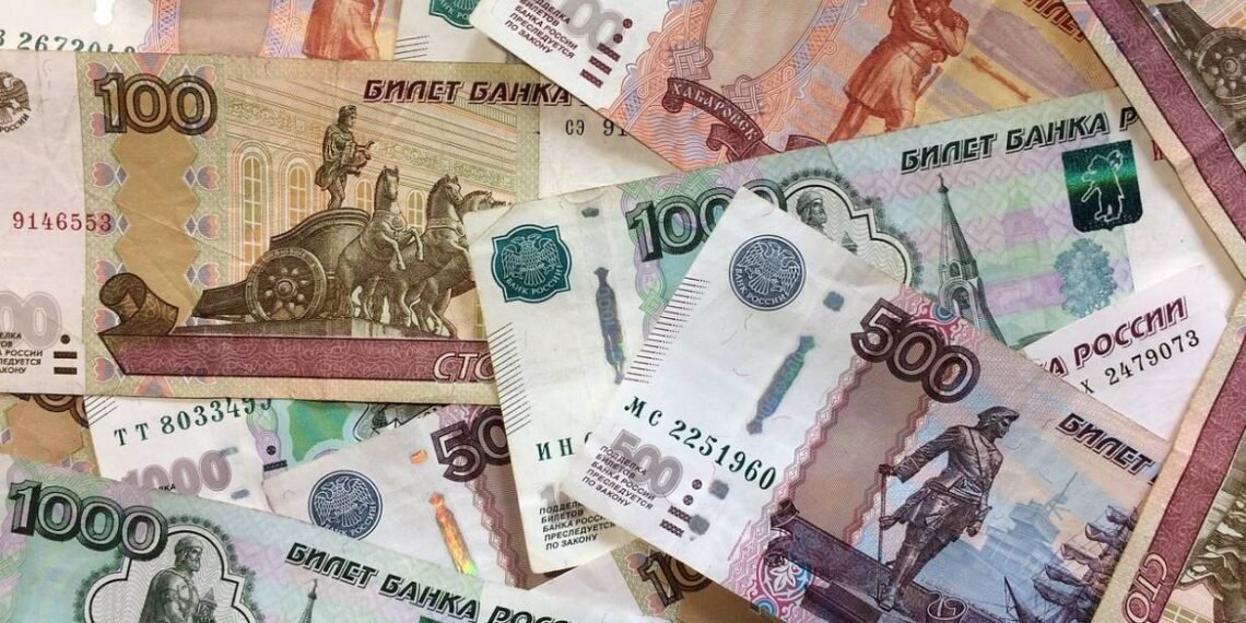 mata uang Rusia adalah rubel (RUB)