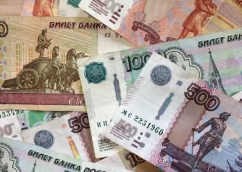 mata uang Rusia adalah rubel (RUB)