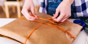 Ciri-ciri Penipuan Paket Luar Negeri dan Cara Mengantisipasi