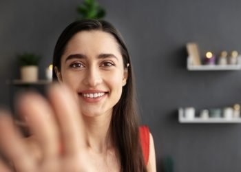 Menguak Kasus Andrew Tate dan Sisi Gelap “Industri Sexcam” di Rumania: Model Cantik Nan Seksi Cuan US$50.000