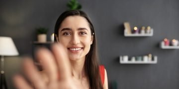 Menguak Kasus Andrew Tate dan Sisi Gelap “Industri Sexcam” di Rumania: Model Cantik Nan Seksi Cuan US$50.000