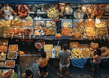 Makan Tabungan: Krisis Ekonomi Kelas Menengah di Indonesia