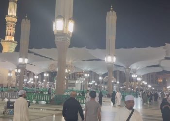 umroh backpacker secara mandiri