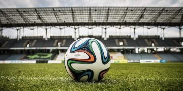 Apa Itu Pendapatan Komersial Klub Sepak Bola dan Contohnya