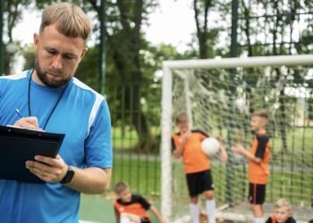 Rincian Jenis Pengeluaran Klub Sepak Bola dan Contohnya