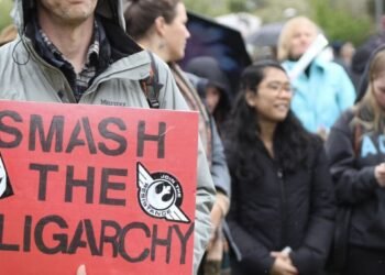 ilustrasi demo terhadap oligarki